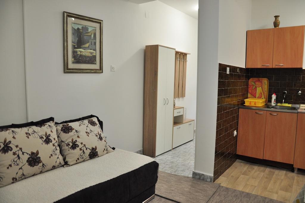 Apartment Comfort Bar